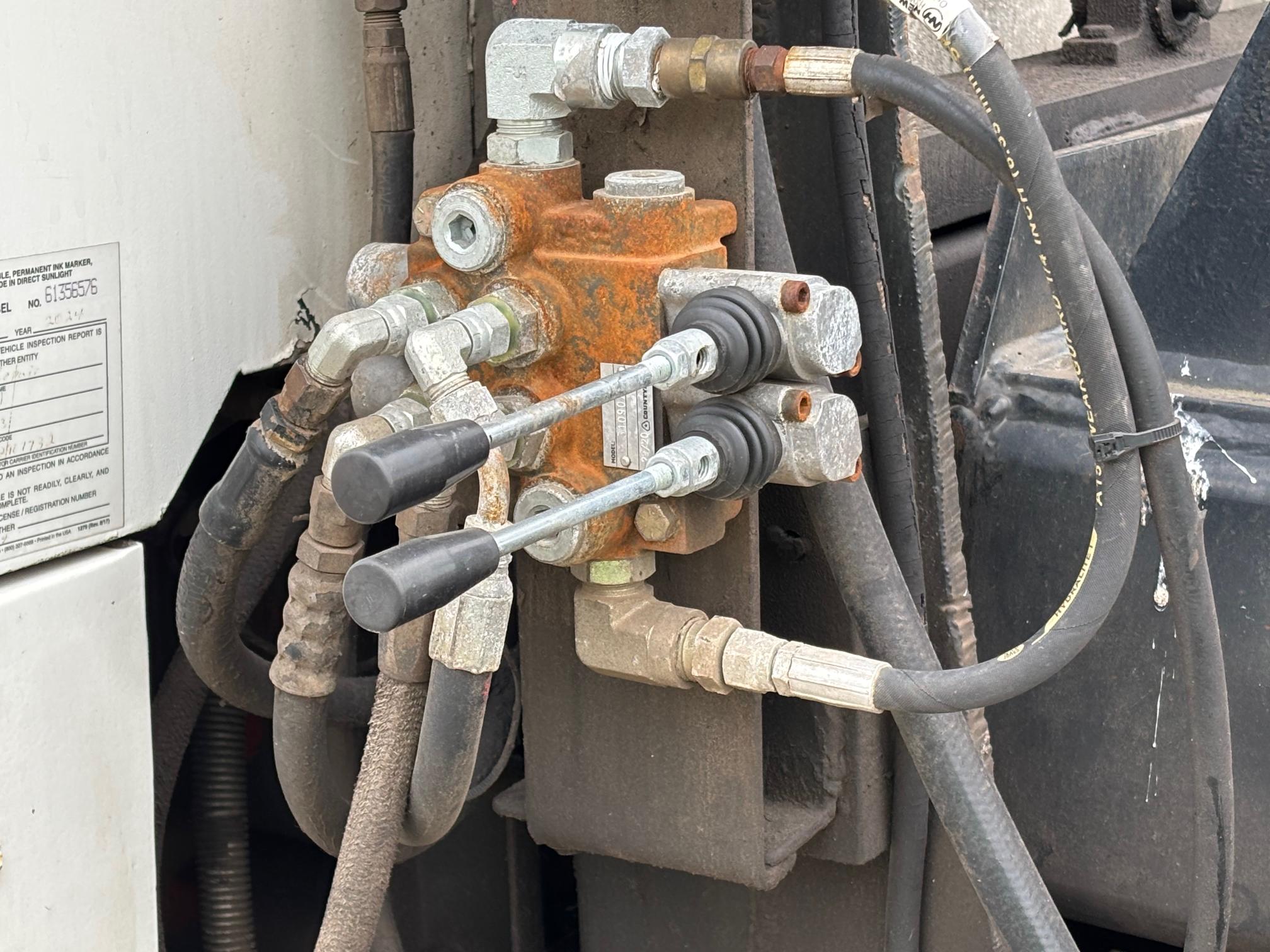 1988 AUTOCAR Roll-off - Image 16